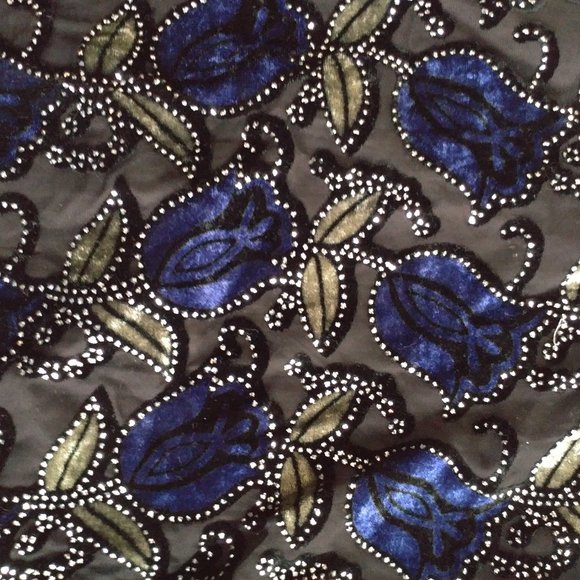 Blue Velvet Floral Pattern Scarf - Picture 5 of 9